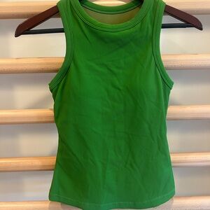ACTIVE RIBBED TANK TOP WITH SHELF BRA IN KELLY GREEN